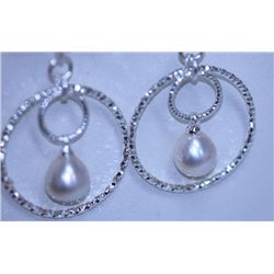 22.25 CTW WHITE PEARL DANGLING EARRING