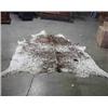 Image 1 : 1 COWHIDE-6' X6.8'....