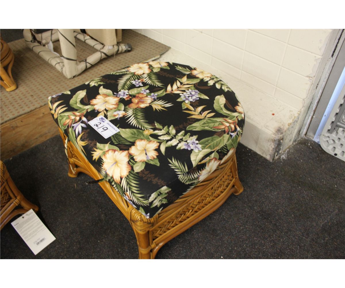 Pattern Ottoman LIGHT RATTAN FLORAL-PATTERN OTTOMAN
