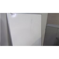 5 X 4 WHITE MAGNETIC BOARD