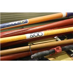 LOT OF GARDENING TOOLS