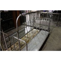 MOBILE METAL UNIFORM RACK