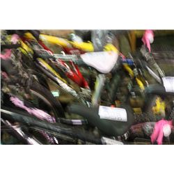 GREEN RALEIGH MOUNTAIN BIKE