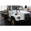 Image 2 : 2000 WHITE FREIGHTLINER FL80 DUMP TRUCK 24,046KM
