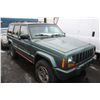 Image 2 : 2000 GREEN JEEP CHEROKEE CLASSIC 4DR SUV 205,750KM