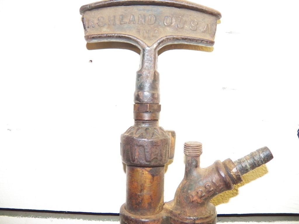 Vintage F.E. Myers Hand Pump