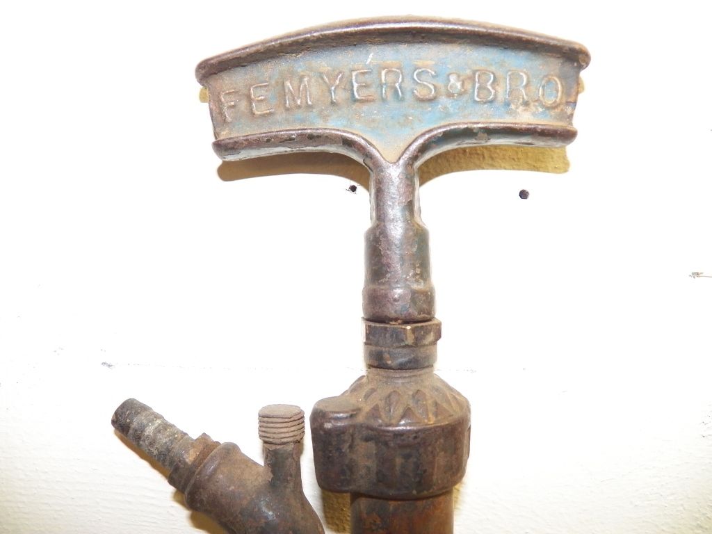 Vintage F.E. Myers Hand Pump