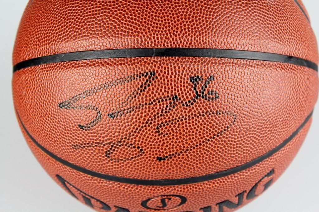 SignedShaquille O'Neal Basketball