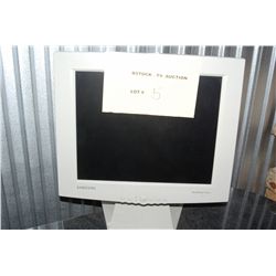 Samsung SyncMaster 770 TFT Flat Screen Monitor