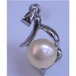 PEACH PEARL PENDANT