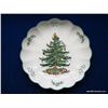 Image 1 : Round Scalloped Edge Serving Bowl/Dish