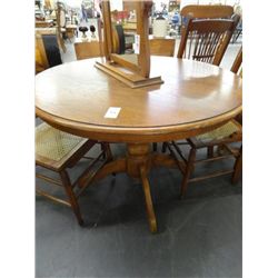 Oak Round Table