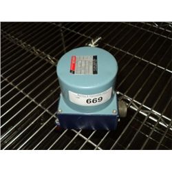 MKS 310-CHS Pressure Head