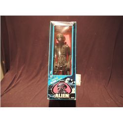 1979 ALIEN KENNER MINT 18" ACTION FIGURE TOY RARE COMPLETE AND WORKING IN ORIGINAL BOX WITH POSTER