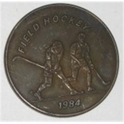 1984 LOS ANGELES OLYMPICS *FIELD HOCKEY* COIN *RARE HARD TO FIND OLYMPIC COIN*!!