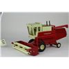 Image 2 : 1/24 scale 1960's International Combine