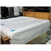 Image 1 : King size mattress and boxspring set