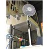 Image 1 : White westing house floor model oscillating fan
