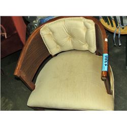 Living room accent chair