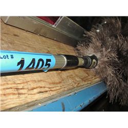 Telescopic feather duster