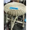 Image 1 : White wicker stool