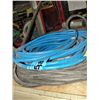 Image 1 : One black and one blue airline hose