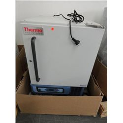 Thermo Scientific Revco Lab Freezer - 230 v - 1 Ph - ULT430V20