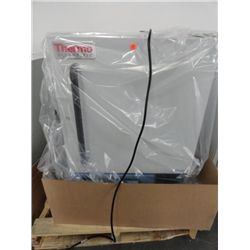 Thermo Scientific Revco Lab Freezer - 230 v - 1 Ph - ULT430V20