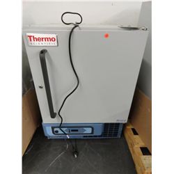 Thermo Scientific Revco Lab Freezer - 230 v - 1 Ph - ULT430V20