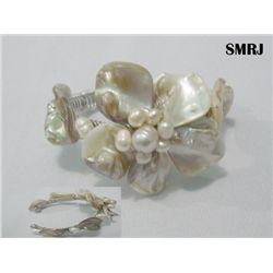 MOTHER OF PEARL IVORY AND PEACH PEARL BANGLE *** METAL: