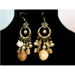 ANCIENT WHITE PEARL AND CAPIZ DANGLING EARRINGS; METAL;