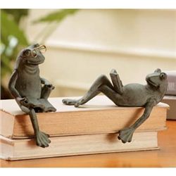 READING FROG SHELF SITTERS