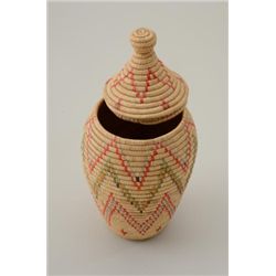 Finely hand crafted woven Eskimo bowl basket  with matching lid by Anna Beavers of Goodnews  Bay, Al