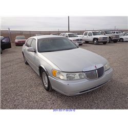 2002 - LINCOLN TOWN CAR