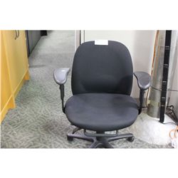 BLACK ADJUSTABLE ARM TASK CHAIR