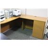 Image 1 : AMBER WOOD P-TOP EXECUTIVE L-SHAPED DESK