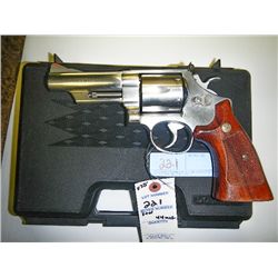 S&W 629-2 REVOLVER 44MAG SERIAL #BBW6989