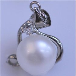 WHITE PEARL AND CZ PENDANT