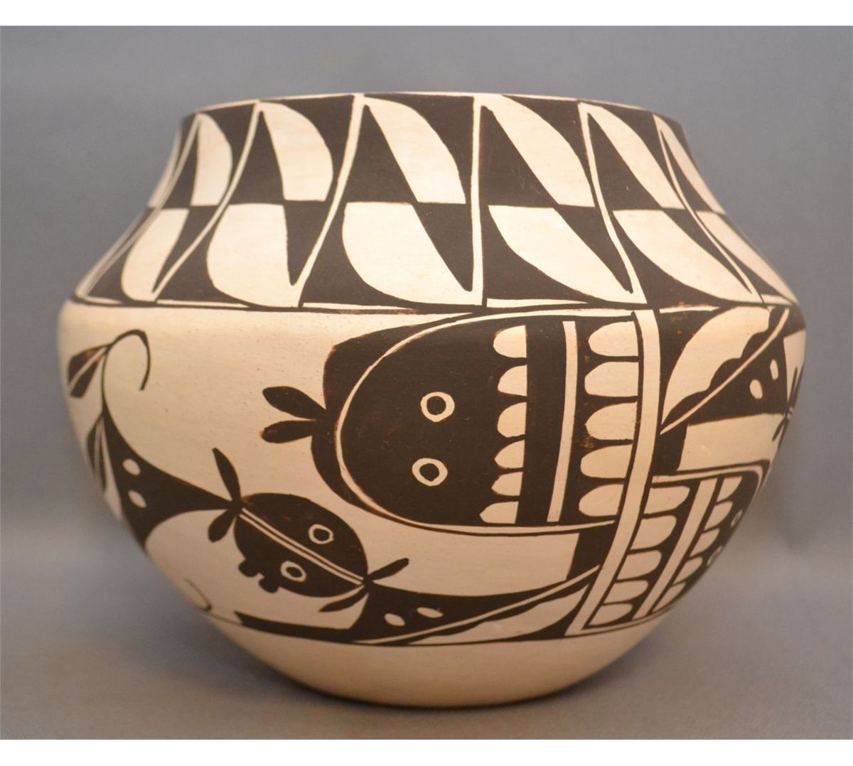 ACOMA POTTERY JAR