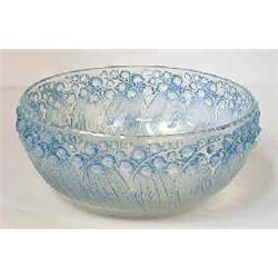 A bowl glass, R. Lalique, floral in relief, höjd 10 cm, diameter 23 cm 12.000-15.000...
