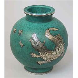 A vase ceramic, Wilhelm Kåge, Gustavsberg, Argenta, h 23 cm 8.000-10.000...