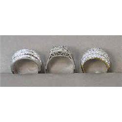 A ring 18 carat white gold, 15 brilliants, 0,97 ct 8.000-10.000...