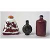 Image 1 : Snuff flasks, 2 pieces overlaid, black lacquer with mother-of-pearl 1.200-1.500...