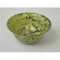 A bowl mineral, probably jade from China, diameter 10 cm 2.000-3.000...