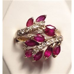 Beautiful old Estate Ring, 14k Yellow Gold, stamped made in Italy, Bypass design