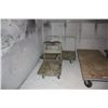 Image 1 : 3 MOBILE SHOP CARTS