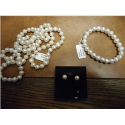 GENUINE FRESHWATER PEARL NECKLACE & EARRINGS AND