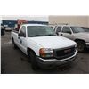 Image 2 : 2006 WHITE GMC SIERRA PICKUP 110,825 KM'S