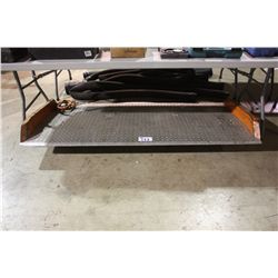 ALUMINUM DOCK RAMP WITH GRAB HANDLES