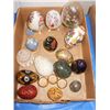 Image 1 : BOX LOT - EGGS: CRYSTAL, CERAMIC, ETC.